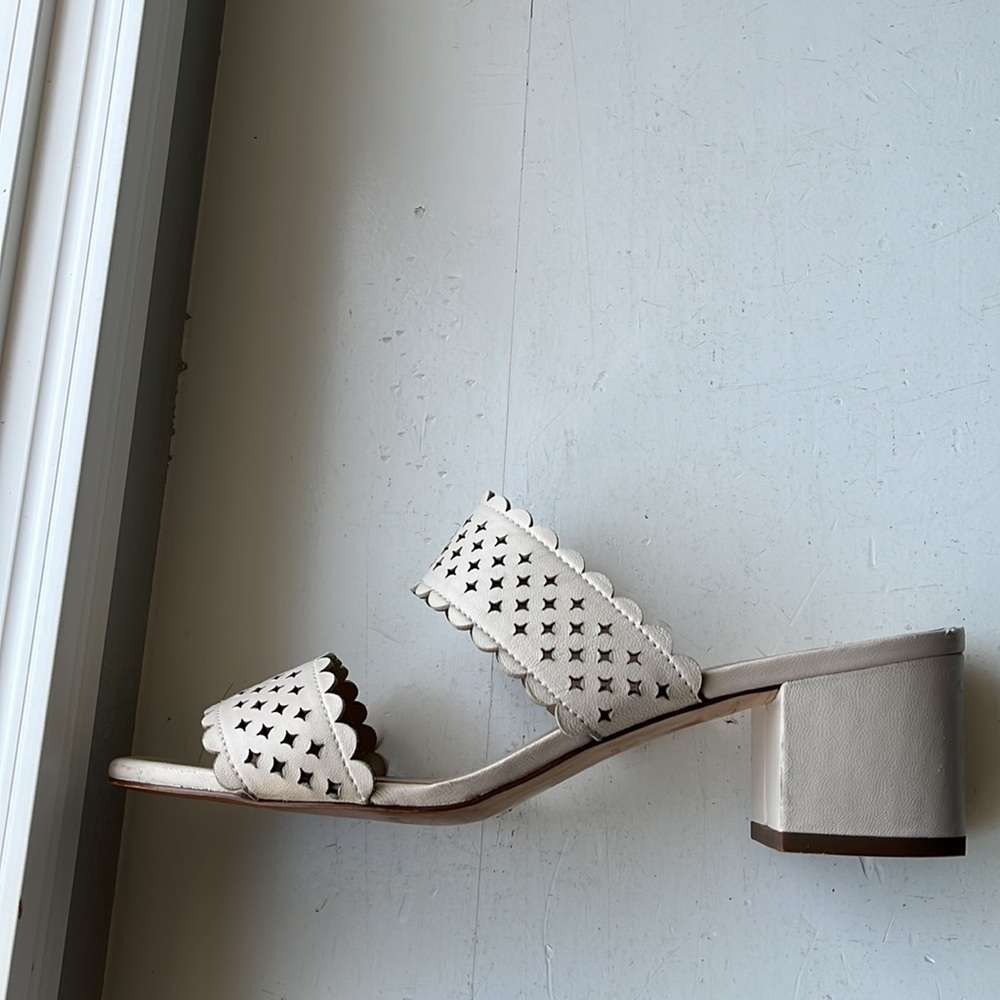 Ann Taylor cream sandals with block heel - Picture 3 of 8